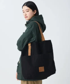 Field Middle Handbag