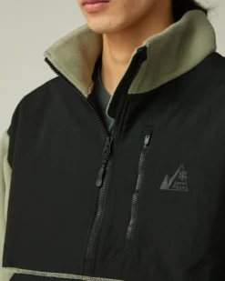 Mountain of Moods Fleece Pullover